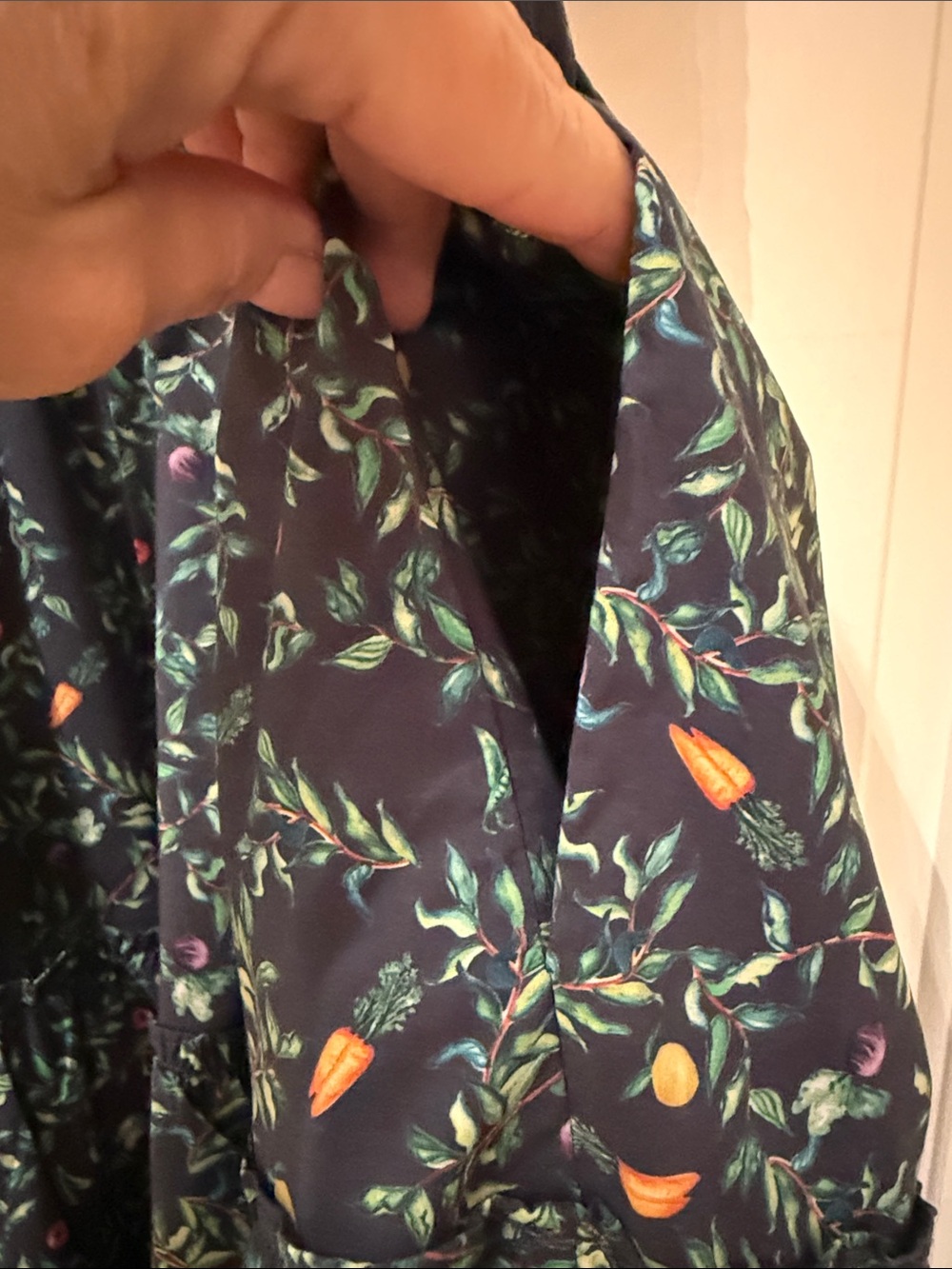 Women’s Dresses - Picture 6 of 7